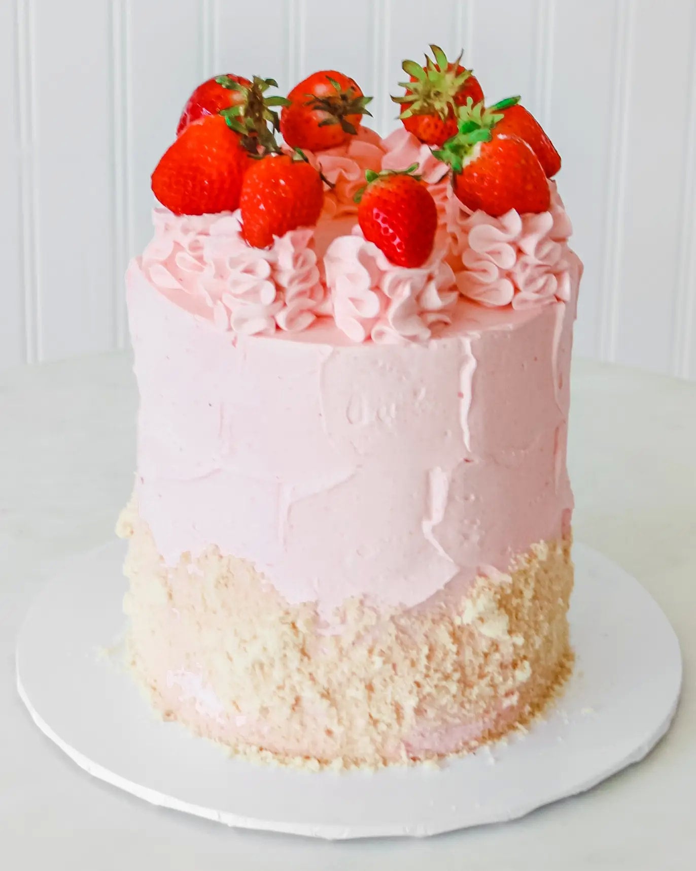 Order Strawberry Cake 1 Kg Premium 5 Star Online, Price Rs.1799 | FlowerAura